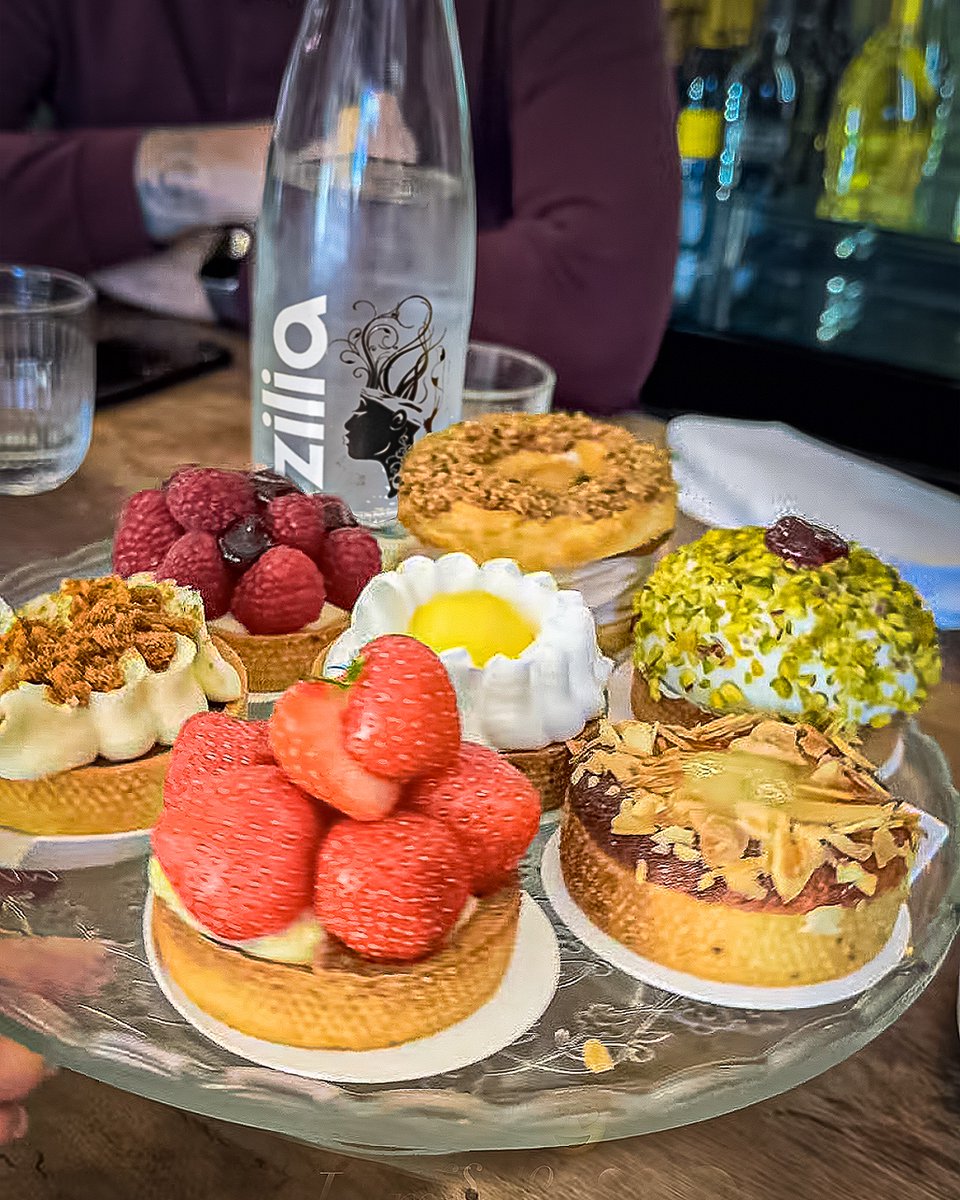 💧 𝒁𝒊𝒍𝒊𝒂 𝒆𝒔𝒕 𝒕𝒐𝒖𝒋𝒐𝒖𝒓𝒔 𝒅𝒆𝒓𝒓𝒊𝒆̀𝒓𝒆 𝒍𝒆𝒔 𝒃𝒐𝒏𝒏𝒆𝒔 𝒄𝒉𝒐𝒔𝒆𝒔 👌😍
📍Chez Gusto Ajaccio 📸 @ oceane.baldocchi (insta)
#Zilia #eauminerale #nature #corsica