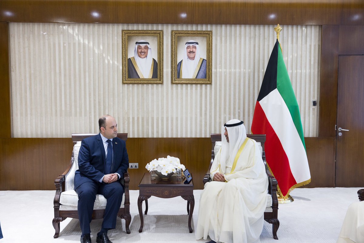 Ambassador of Ukraine to the State of Kuwait Maksym Subkh presented copies of Credentials to Foreign Minister <a href="/MOFAKuwait/">وزارة الخارجية</a> Abdullah Al-Yahya. He expressed gratitude to 🇰🇼 for its steadfast support of 🇺🇦sovereignty and territorial integrity and commitment to strengthening relations