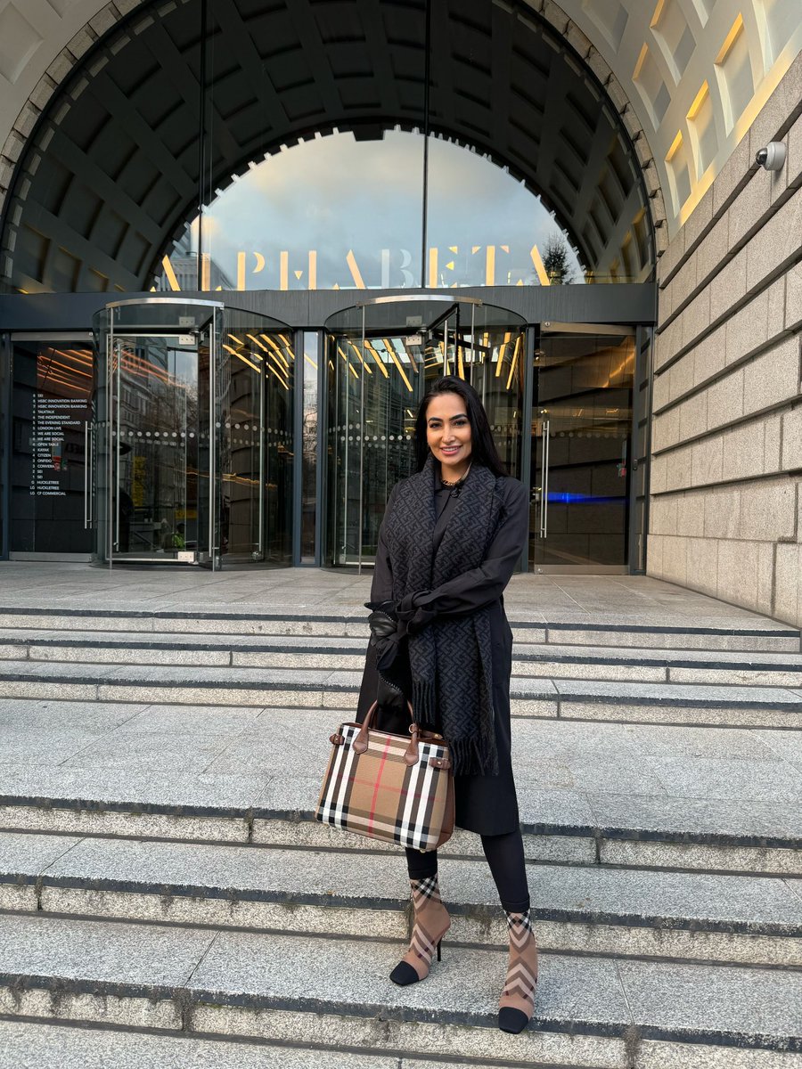 CatherineNesbi9's tweet image. 💃Happy Sunday! I was grateful to celebrate an IWD female founders event hosted by HSBC in Finsbury Square London. There were some GREAT pitches!

Most pitch events are filled with men because they feel more confident pitching for capital

#bridgingfinance #capitalraising #vcfund