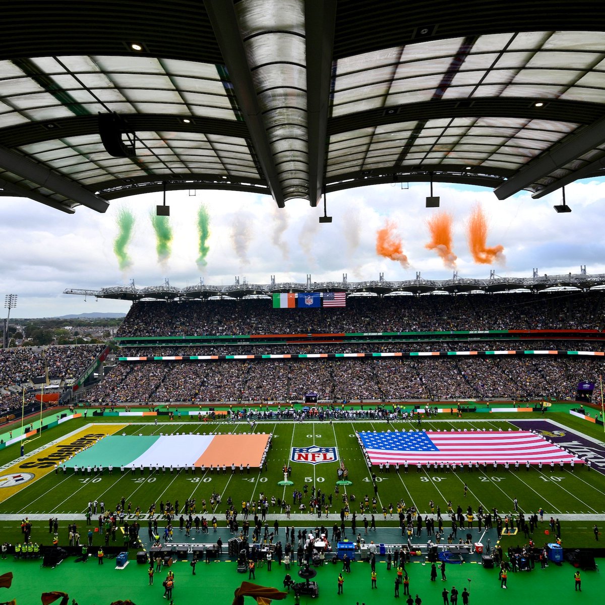 How has it been a week since the Dublin game?! 🏈☘️