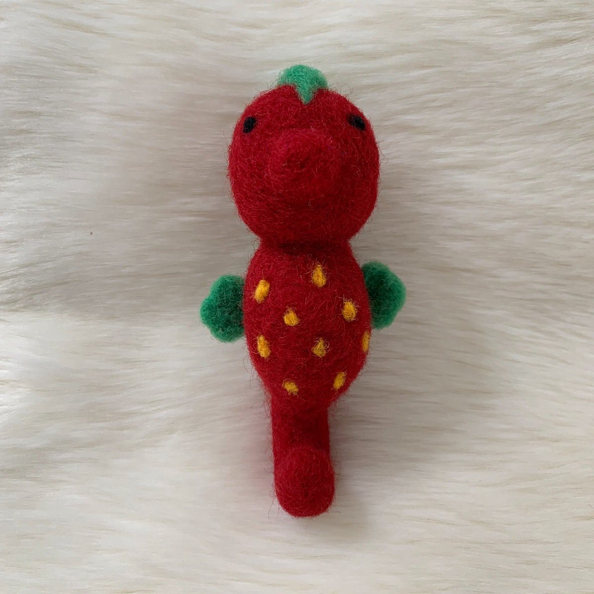 MerMadeFelting's tweet photo. Such a cute little Creation, The Strawberry Seahorse… what else should be made Strawberry?..! Strawberry Unicorn? Mushrooms? Snails? 
You can watch the Tutorial Here:
Happy Felting 🌬🍓🐴🤍
https://t.co/1XcNRncRq2 https://t.co/Az0MN2Zr3a