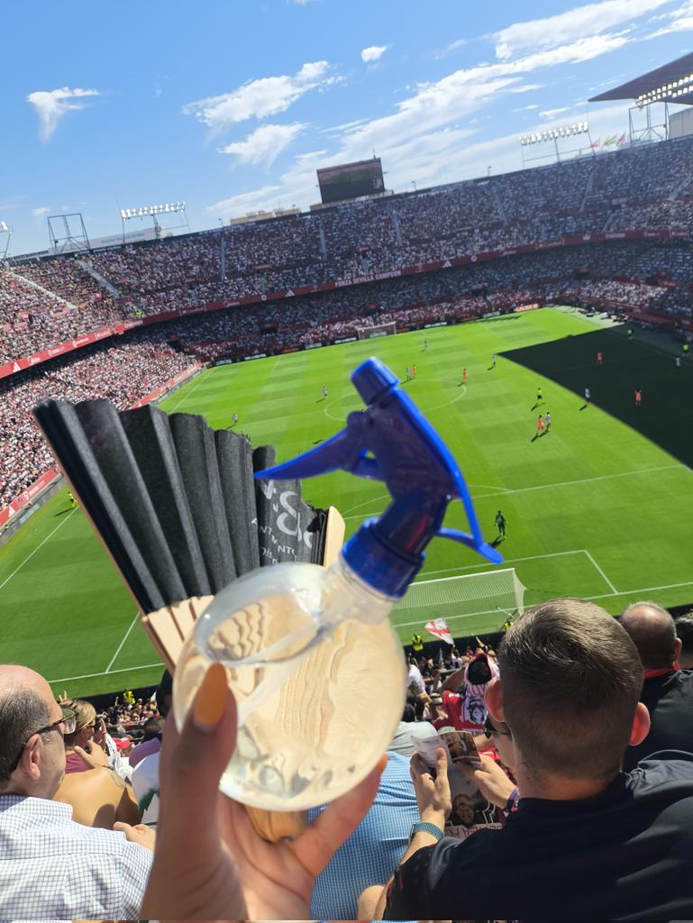 Esto no es ni medio normal eh!!!! <a href="/LaLiga/">LALIGA</a> <a href="/Tebasjavier/">Javier Tebas Medrano</a> 35° a pleno sol.. poco pasa para lo que miráis por el aficionado... 🤬 Antes de poner un partido a las 4 de la tarde mire la temperatura q estamos en Sevilla miarma!!!!