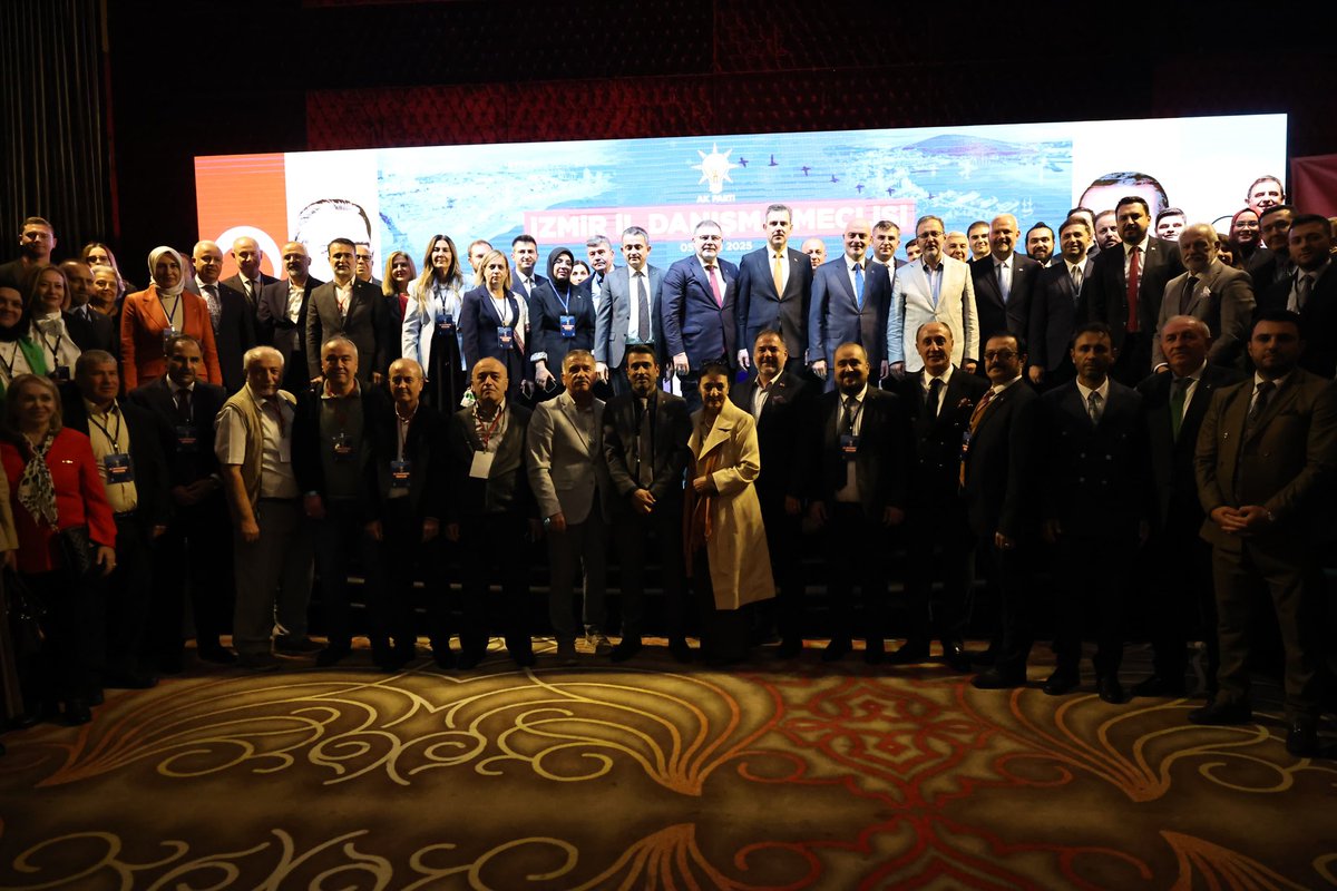 📍AK Parti İl Danışma Meclisi Toplantısı • İzmir

Bugün İzmir’de teşkilatlarımızın büyük bir coşku ve yoğun katılımıyla gerçekleştirdiğimiz örnek bir İl Danışma Meclisi toplantımızı tamamladık. 

Cumhurbaşkanımız Sayın Recep Tayyip Erdoğan liderliğindeki AK teşkilatlar olarak