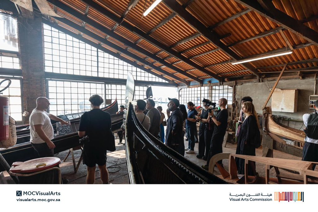 لقطات من جولتنا الفوتوغرافية في البندقية 

تجوّلنا مع المشاركين بعيدًا عن الصورة النمطية للمدينة، بين أزقّة جوديكا وورش ترميم القوارب، مرورًا بمساحات معرض فورتوني.

#جائزة_المملكة_الفوتوغرافية_في_البندقية
#هيئة_الفنون_البصرية