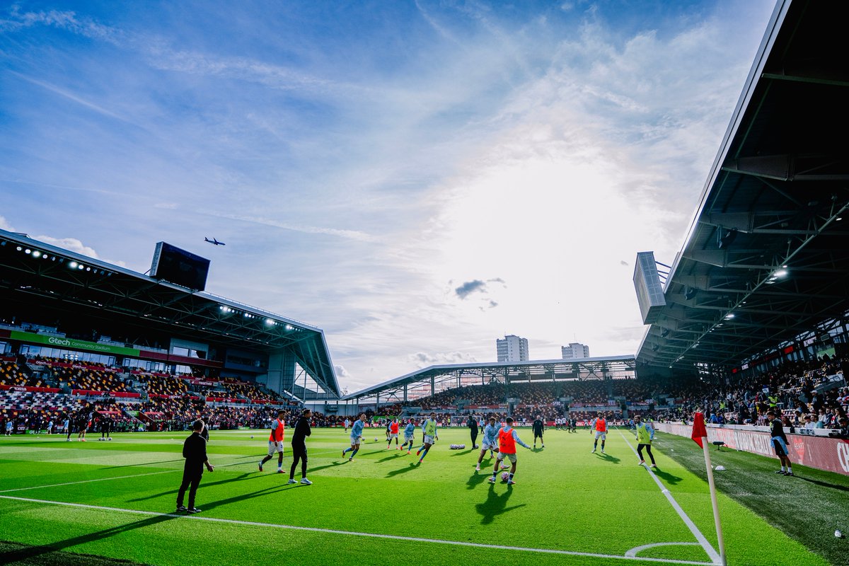 ManCityFra's tweet photo. Au 🩵 de l'échauffement ! https://t.co/9DJAg9ehcL