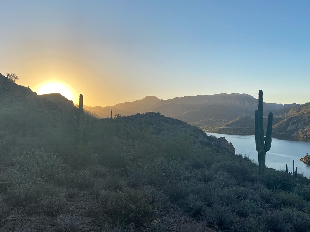 This morning’s sunrise over Canyon Lake. #Arizona #sunrise