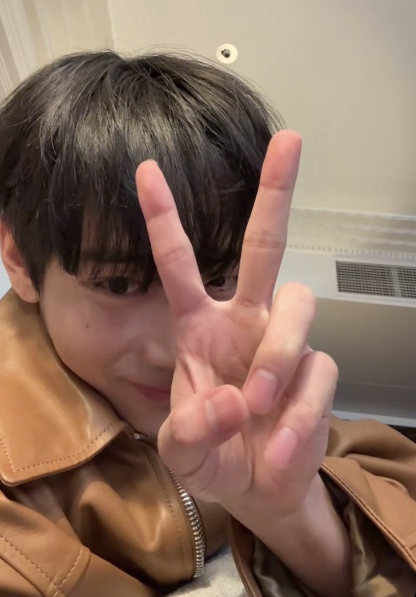 Supbnj's tweet image. องค์ประกอบหน้านางโหดมากอะ ตาที่ไม่เท่ากันแต่กลายเป็นเสน่ห์ ข้างนึงเซ็กซี่ข้างนึงน่ารัก จั๊นไม่เลือก เพราะจั๊นเป็นได้ทั้งสองอย่าง เซ้กซี่คิวตี้ของพี่ 😭😭😭😭