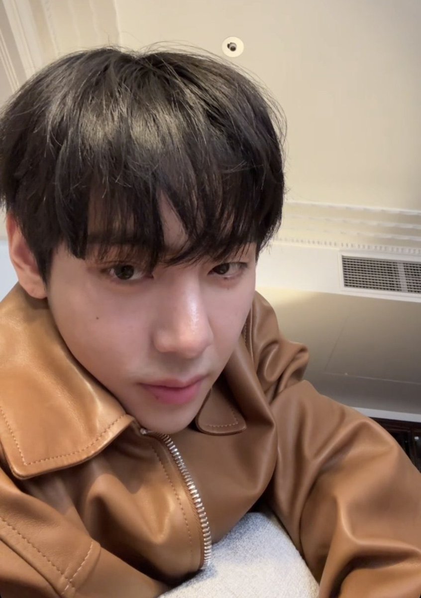 Supbnj's tweet image. องค์ประกอบหน้านางโหดมากอะ ตาที่ไม่เท่ากันแต่กลายเป็นเสน่ห์ ข้างนึงเซ็กซี่ข้างนึงน่ารัก จั๊นไม่เลือก เพราะจั๊นเป็นได้ทั้งสองอย่าง เซ้กซี่คิวตี้ของพี่ 😭😭😭😭