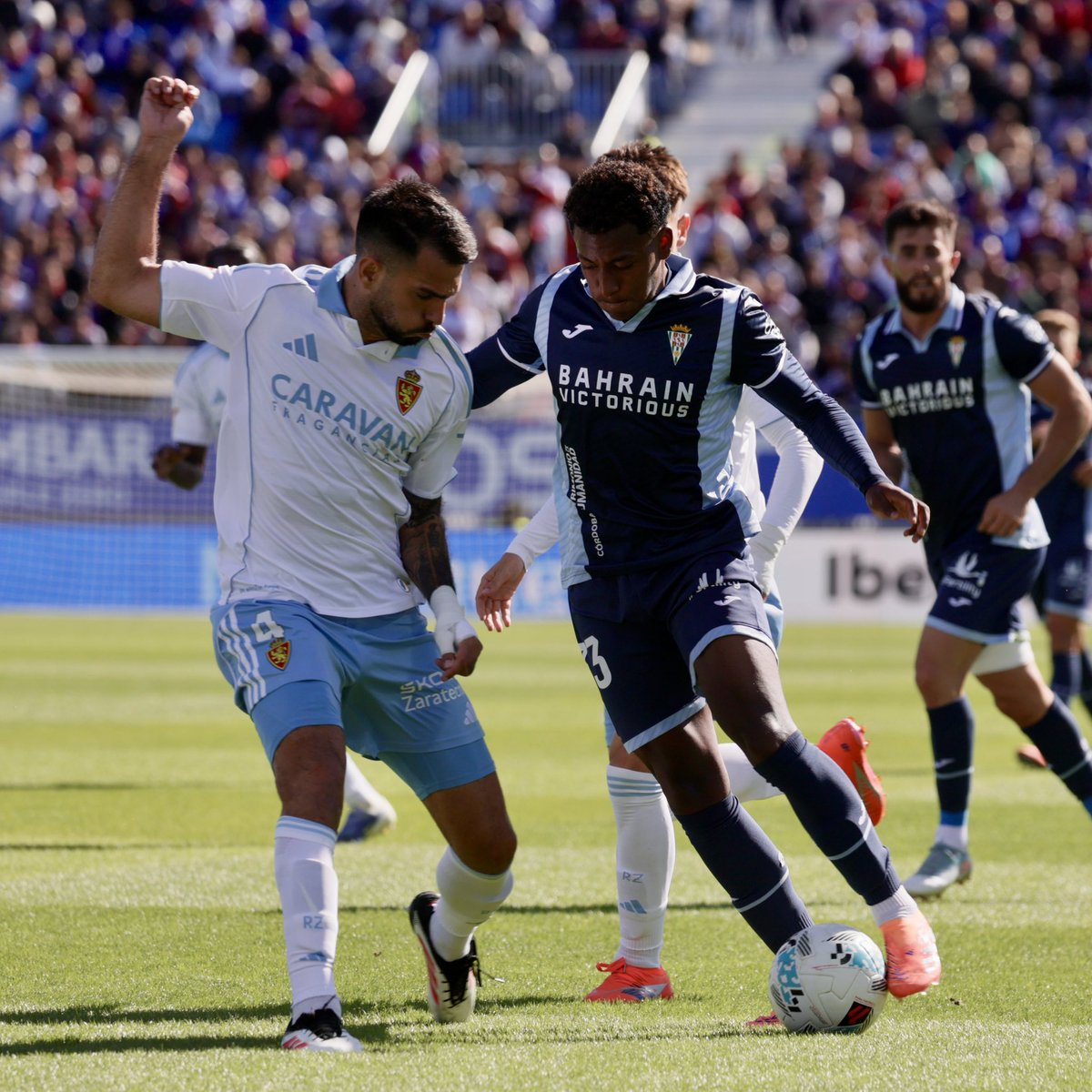 CordobaCF_ofi's tweet image. 🔝 ¡Semana inolvidable para Marcelo Timorán!

✍🏻 Renovó su contrato con el #CórdobaCF hasta 2028
🇧🇴 Fue convocado por la selección absoluta de Bolivia
🙌🏻 Debutó con el primer equipo… ¡y con victoria incluida!

💪🏻 ¡Enhorabuena, Marcelo! A seguir creciendo y trabajando con la…