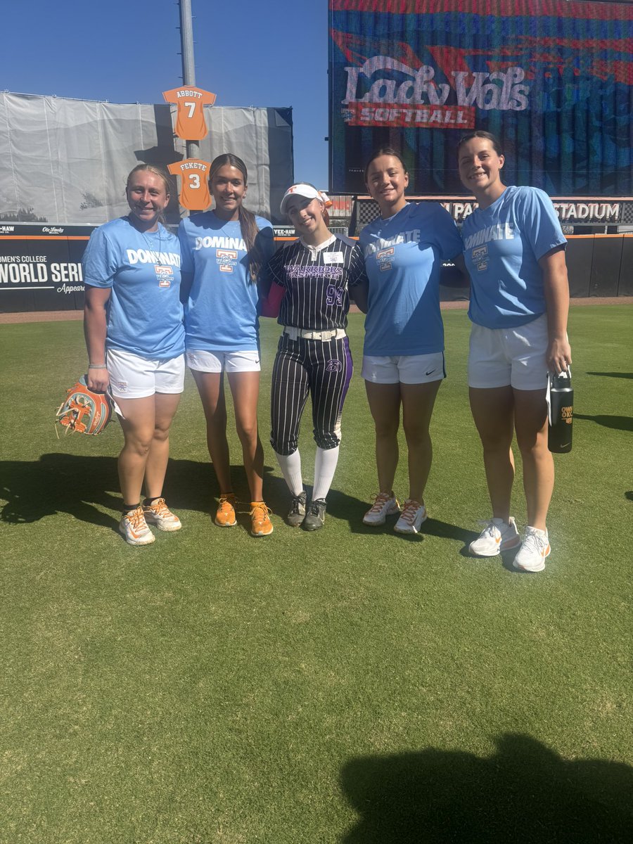 Thank you so much <a href="/Vol_Softball/">Tennessee Softball</a> for an amazing camp! Thank you <a href="/KarenWeekly/">Karen Weekly</a> <a href="/Coach_SniderSB/">Craig Snider 🍊</a> <a href="/MRhodesSmith/">Megan Smith</a> and all the players and coaches who helped! It was so amazing to get to talk, ask questions and learn from you all! I will definitely be back at Rocky Top!