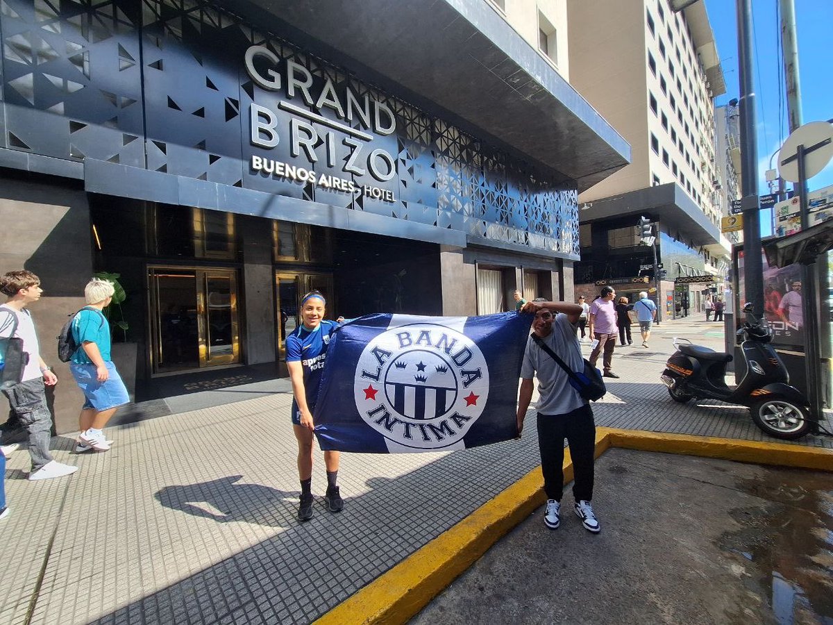LaBandaIntima's tweet photo. Y ya ves hoy llegamos hasta aquรญ... ๐ท๐ฅ๐บ
๐ฃโช๏ธ๐ฃ
#labandaintima #AlianzaCorazon #CopaLibertadoresFemenina #Intimas #buenosairesargentina #argentina https://t.co/JmSgEJlhzf