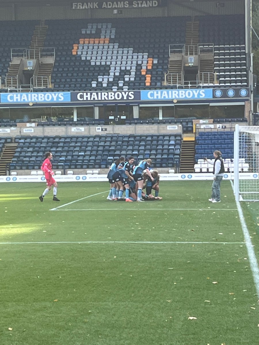 WWISC1994's tweet image. Told you they were a bit good! Another comeback from 0-2 down at our house this weekend…
Congratulations @WWFCWomen and thanks for a fantastic afternoons entertainment #Chairgirls #WomensFACup