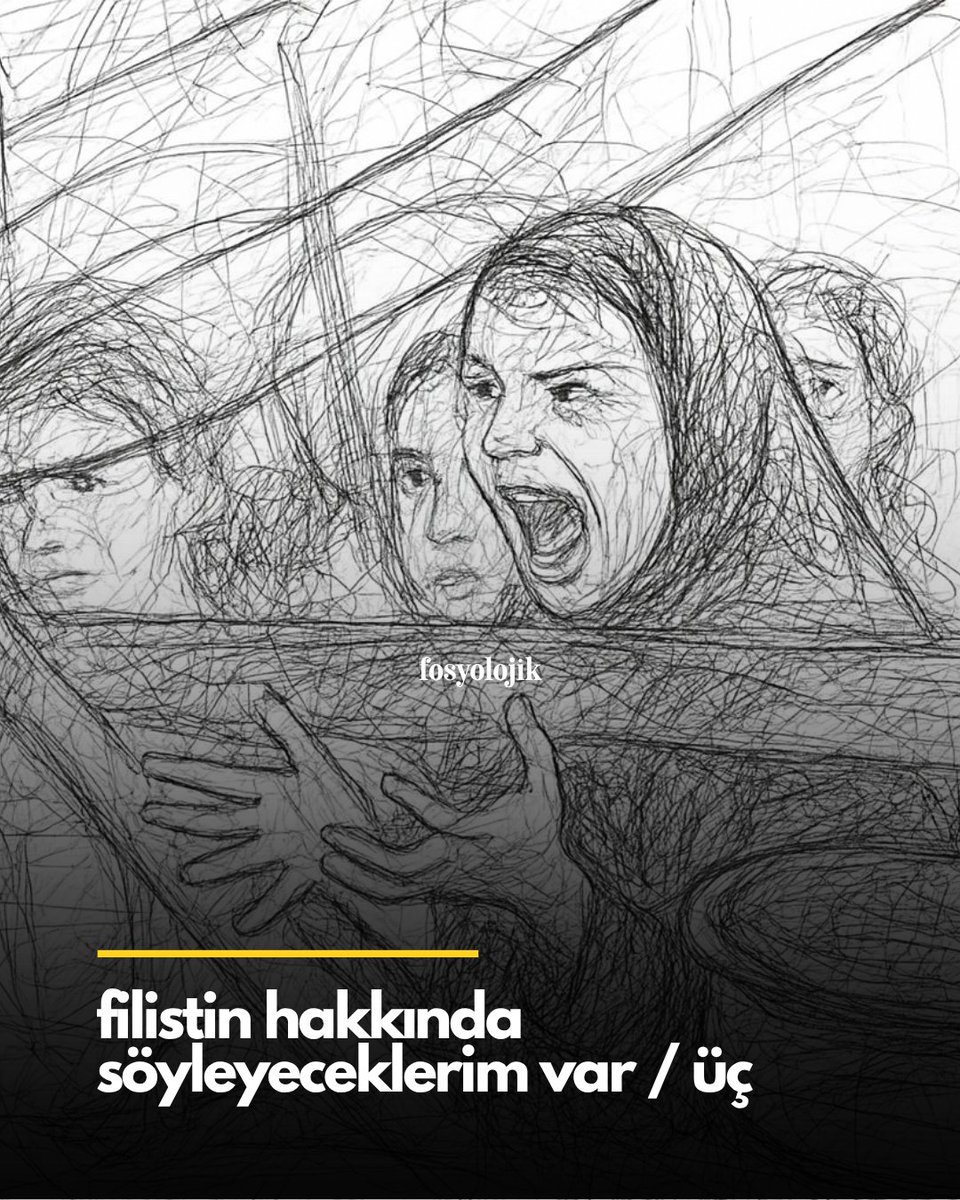 fosyolojik's tweet photo. “normalleşme” artık bir refleks değil artık bir sektördür arkadaşlar. 

kısa sürsün diye planlanmış yaslar, ölçülü öfkeler ve dikkatli kelimeler üretir bu sektör. bi nevi editoryal kurul onaylı insancıllık yani. ya da algoritma onaylı empati de diyebiliriz.

filistin'de bir çocuk poşetle taşınırken bizim ekranımızda "içerik uygun olmayabilir" uyarısı çıkaran şeyden bahsediyorum. sistem için uygunsuz olan ölüm değil, senin rahatsız olmandır. uygunsuz olan, duygunun hâlâ canlı kalması. rahatsız olursan müdahale etmek istersin, endüstri bunu sevmez.

"hayat devam ediyor" cümlesiyle pazarlanan uyuşukluk, direnişi duygusal fazlalık gibi gösterir. filistin yanarken "dengeyi koruyalım" diyenler, aslında dengede kalmak değil, rahat kalmak isterler. "kompleks düşünelim" bahanesiyle savunulan eylemsizlik, net tavırları kararsızlık gibi gösterir. yaşamlar sönerken "gri alanları görelim" diyenler, grilikleri değil, hareketsiz kalmanın rahatlığını arzularlar.

normalleşme yalanı dil ile başlar.

"çatışma" derler, "karşılıklı kayıplar", "taraflar." katliamı gramerle yıkarlar yani. failin adını silerler, suçun yüklemini genelde pasifleştirirler.

normalleşmeyeceğiz ve alışmayacağız.

peki ne yapacağız?

önce yasın süresini kendimiz belirleyeceğiz; dayatılan kronometreyi reddederek. sonra failin adını açıkça söyleyeceğiz; edilgen yapıları kullanmayacağız. sadece görüntülere değil, gerçek tanıklıklara odaklanacağız. somut isimler, yerler ve tarihlerle konuşacağız. "kompleks düşünme" bahanesinin, hareketsizliği gizleyen bir örtü olmasına izin vermeyeceğiz.

dayanışmayı sembolik bir hareket değil, işlevsel bir yapı olarak inşa edeceğiz: çevirmek, taşımak, ulaştırmak, paylaşmak, korumak ve duyurmak.

ve bence en önemlisi, hafızayı yaygınlaştıracağız: tek bir platforma sıkışmadan, defterlere, duvarlara, kulaktan kulağa.

ezgi akgül 5 ekim 2025 / ankara