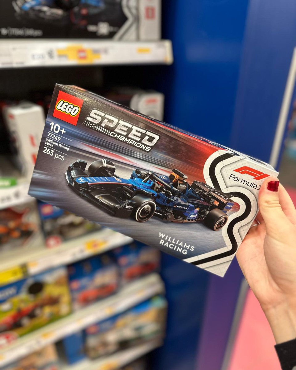 County Mall Crawley tweet media