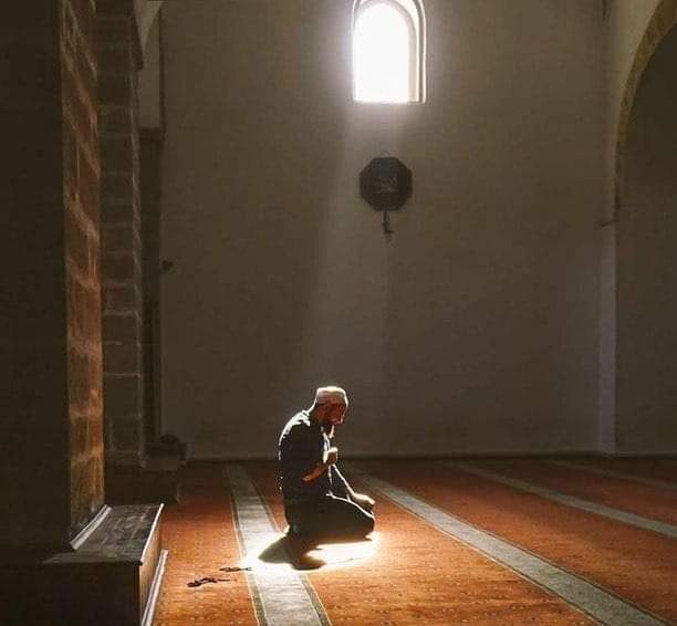 بِسْـــــــــــــــــمِ اللهِ الرَّحْمٰنِحْمٰنِ الرَّحِيم
Mü’minler ancak o kimselerdirki; 
Allah anıldığı zaman kalpleri ürperir. 
O’nun âyetleri kendilerine okunduğu zaman bu onların imanlarını artırır
Onlar sadece 
Rablerine tevekkül ederler. 

Enfal/2.ayet
#GeceyeBirAyetBırak