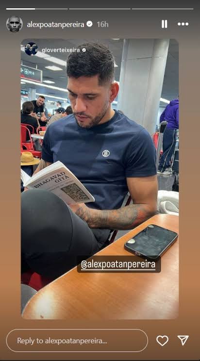 IndianTintin_'s tweet photo. UFC Light Heavyweight Champion Alex Poatan Pereira reading the Bhagavad Gita. He practices his ancestral native american religion. https://t.co/ZQE3FSg4Qy