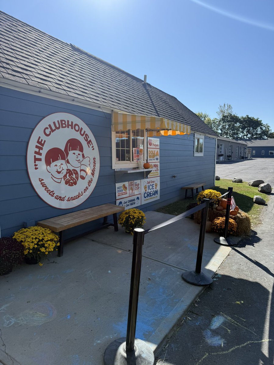 JATompkins's tweet photo. microretail along walking/biking paths is such an easy way to make better places >>> https://t.co/eFiQJBIc9s