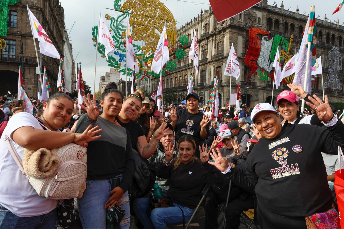 Celebramos un año de la histórica llegada de la Dra. <a href="/Claudiashein/">Claudia Sheinbaum Pardo</a> a la Presidencia de México, un paso firme en el camino de la #CuartaTransformación, donde el pueblo es el centro de las decisiones y la esperanza sigue siendo el motor del cambio. 🙌🏼

Desde el Zócalo de la Ciudad
