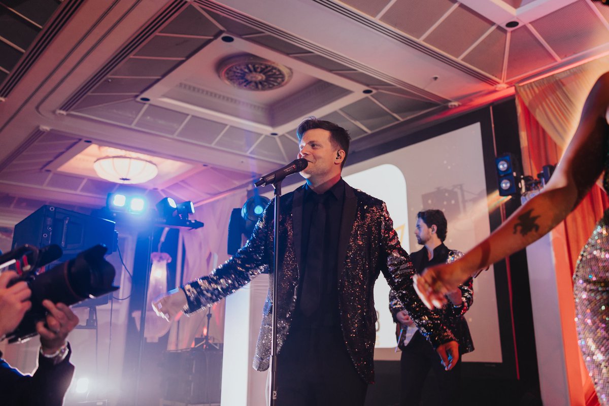 FAMOUS PLAYERS BAND tweet media