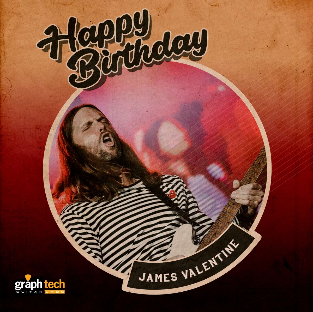 GraphTechGuitar's tweet image. #JamesValentine #Maroon5 #ValentineGuitar #ErnieBall #MusicMan #Guitarist #M5OnTheRoad #ValentineGuitarSightings #M5V10YRS #Maroon5Fans