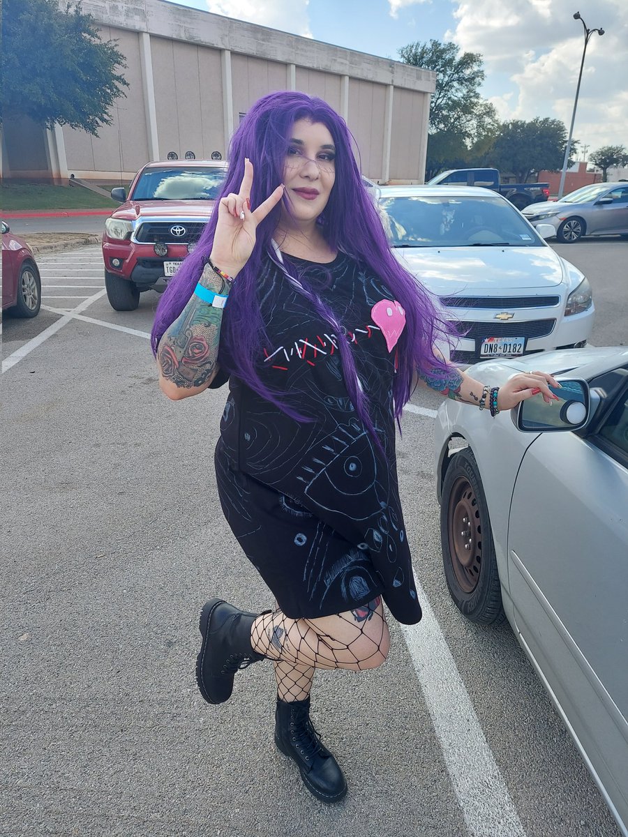 SierraMoon3's tweet photo. Such an honor to cosplay my kamioshi @MichiMochievee 
#michimochievve #cosplay #vtcosplay https://t.co/jsCLQfdygr
