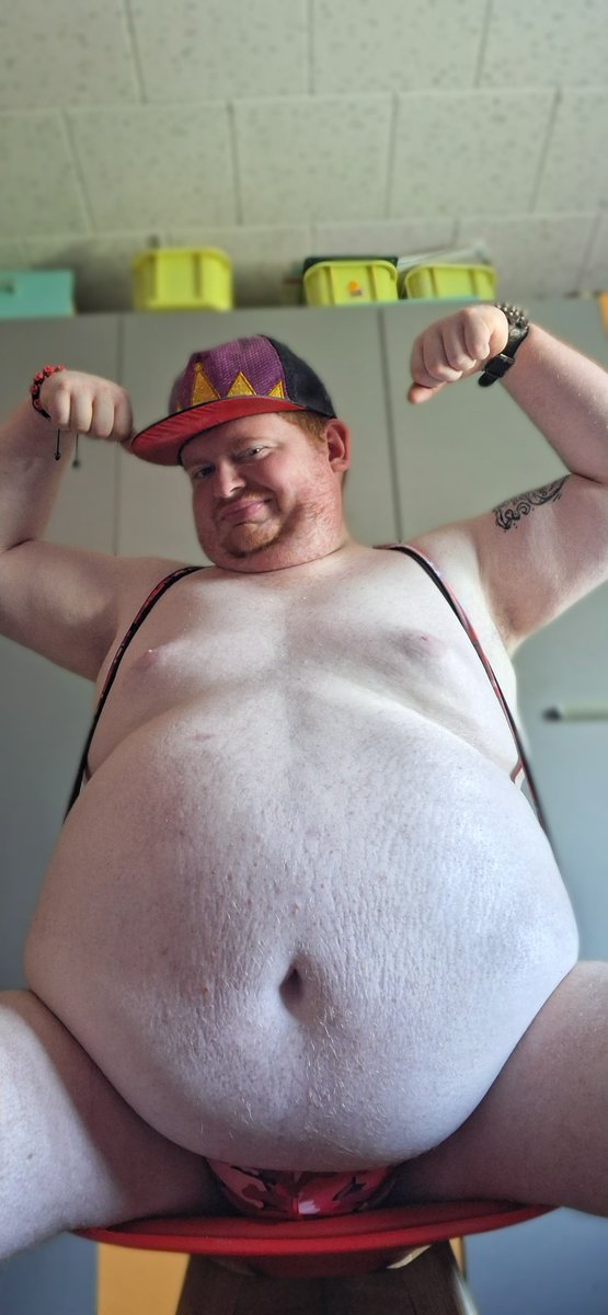 ogrewill's tweet photo. Roi ogre attend son repas et des massages
#fatgainer #fatmale #fatbody #fatbelly #fat #obèse #gluttony #grosBelge #grosgainer #gros #fatmonster #grosdominant https://t.co/7bKAXyAtjI