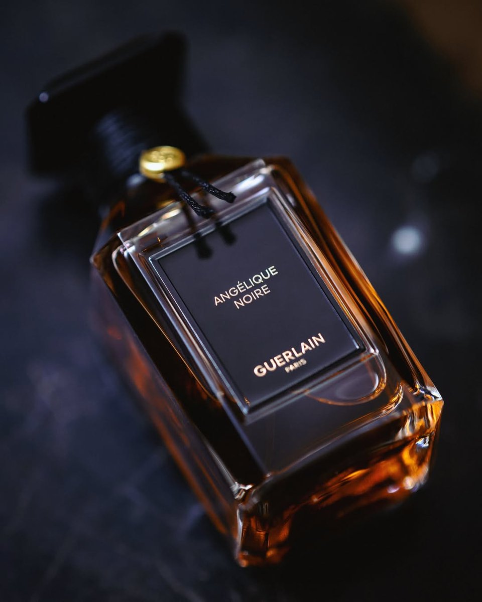العطر الأكثر مبيعاً واللي هز مبيعات عالم العطور في عام 2025 حتى الآن

جيرلان قدمت نموذج أيقوني في عالم النيرولي تناسب كل الأوقات وكل المناسبات ❤️