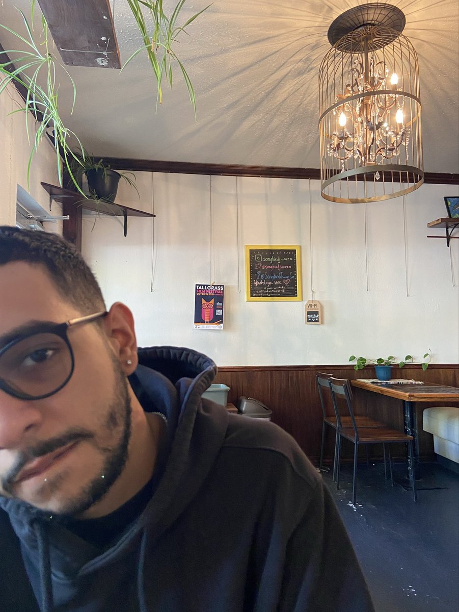 soupylaura's tweet photo. I miss my husband looking at me like this 😔 only 38 more days 💛 https://t.co/TRvbj203Df