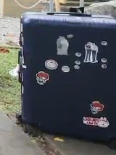 กระเป๋าเดินทางยัยบุ๊คมีแต่สติกเกอร์รูปคู่แฟนหนุ่มตี๋คนนั้นนะ 🤭

KASIBOOK HSS4 EP8 
#HighSeasonSS4EP8