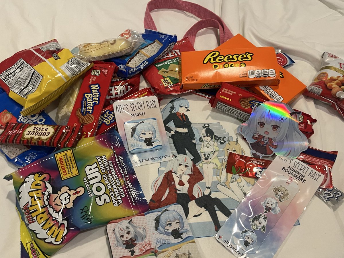 So colorful of snacking and super cute merch! Thank you Attn jam for the gifts and im so happy to meet you all! 🥹✨