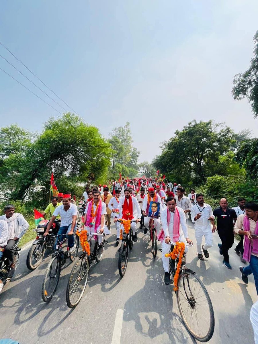 avdhesh_sambhal's tweet image. आज गुन्नौर विधानसभा में बबराला चौराहा से पेंठ बाजार रजपुरा तक आयोजित PDA साइकिल यात्रा
@samajwadiparty @yadavakhilesh @MPDharmendraYdv @dimpleyadav @shivpalsinghyad @PinkiYadavMLA @RamKhiladiMLA