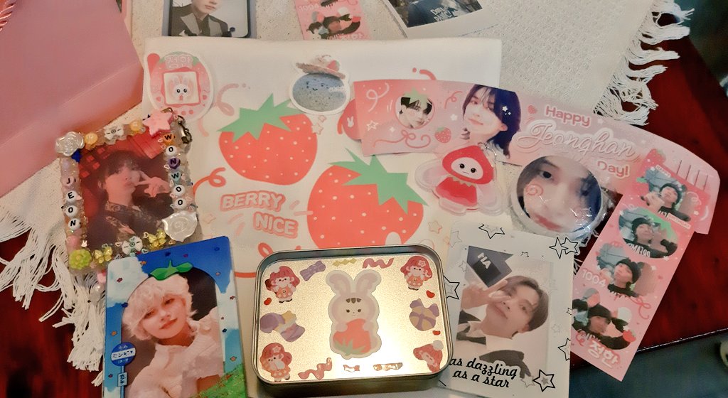 𝚊𝚣⁷ A R I R A N G 💜 🐱🍰🖤🩶 tweet media