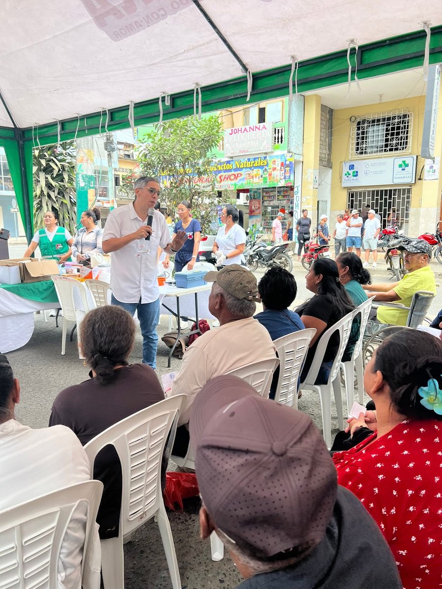 DrCamiloSalinas's tweet image. 💙👨‍⚕️👩‍⚕️Gran Jornada de Nefroprevención en #Ventanas 🌽. Hoy reafirmamos nuestro compromiso con la salud renal y con el bienestar de la comunidad. 

En una jornada conjunta entre Fundación Camilo Salinas, Fundación Lukita Corazón y Kléber Fuentes, logramos brindar atención médica y