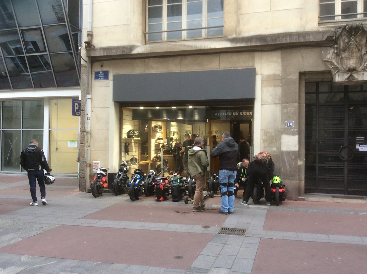 Ouverture de la nouvelle Boutique de mobilité électrique ⚡️🔋(#trottinette, #vélo...) Atelier du rider 📍14 rue du Moulin à #Nantes, 🔎🖥️Par Maxime C, (ex Mobilitix).
