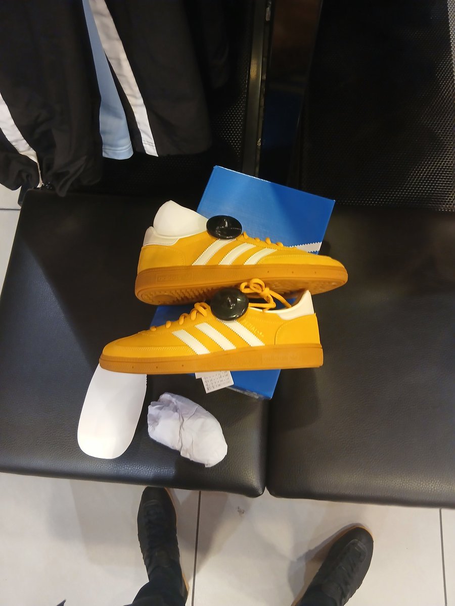 TheTel4's tweet photo. Couple new purchases today @adiFamily_ https://t.co/yS1NdycFPn