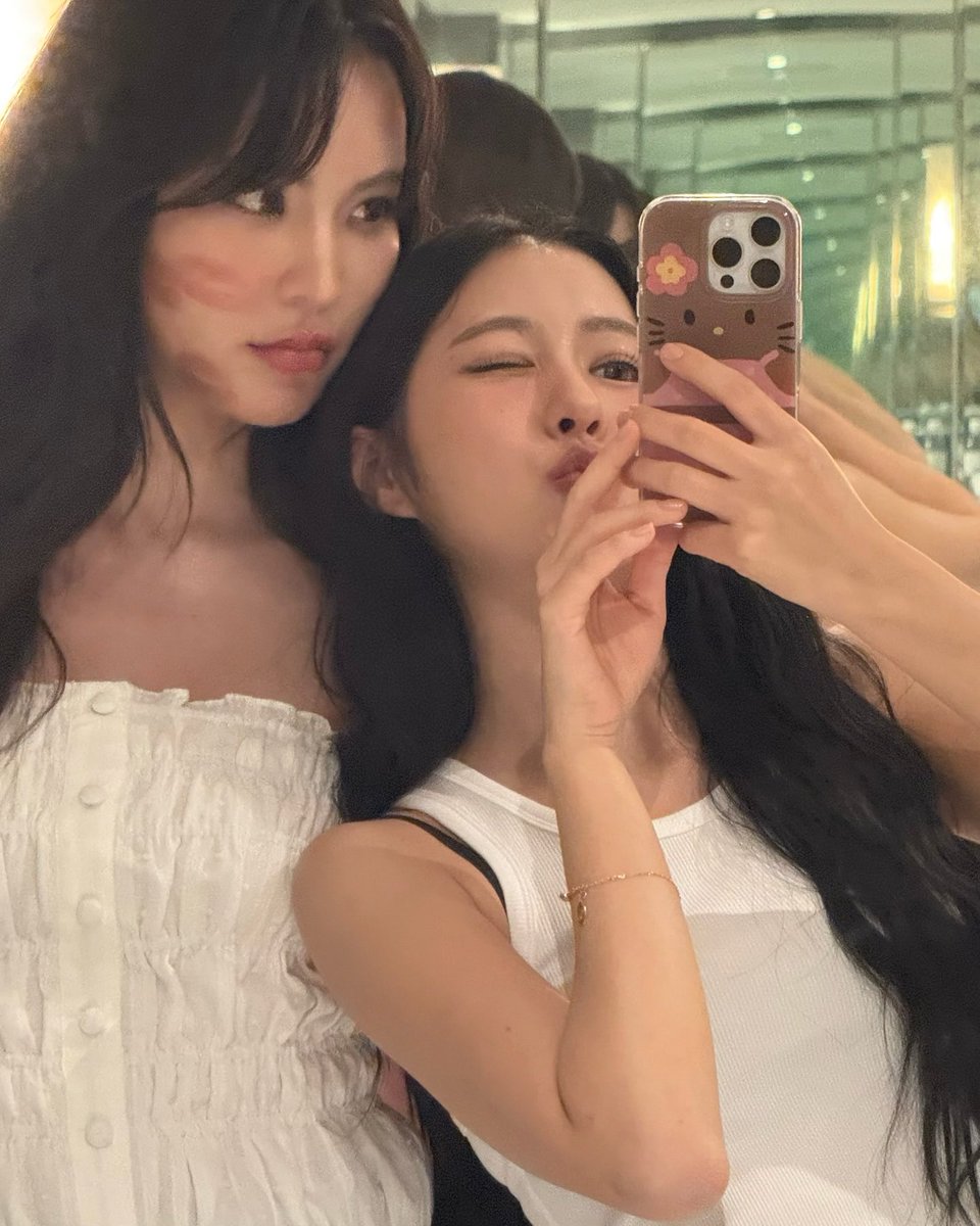 kapook_ciize's tweet photo. might be my favorite kapookciize selfie https://t.co/qd0htpwGqi