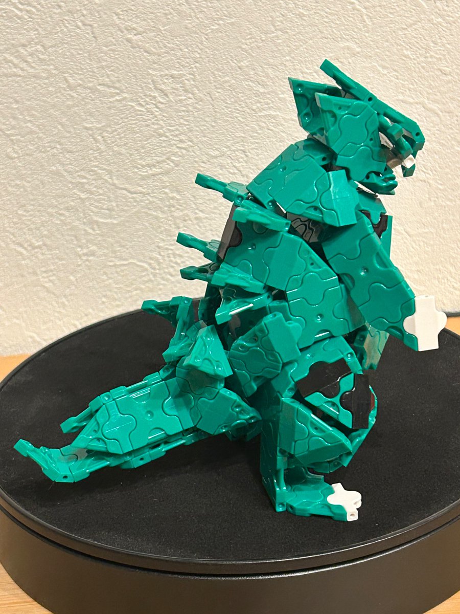 kazumarom's tweet image. 久しぶりにLaQをしました！
子供が唐突にLaQすると言い出しまして、一緒に遊んだ次第です！
改めて自分の創作意欲は子供なんだなぁ〜と思いました😁
子供のリクエストは緑のポケモンみたいなのでバンギラスを作りましたが、黄緑でしたね😅
夕食後に始めたので寝不足になりました😱
#LaQ