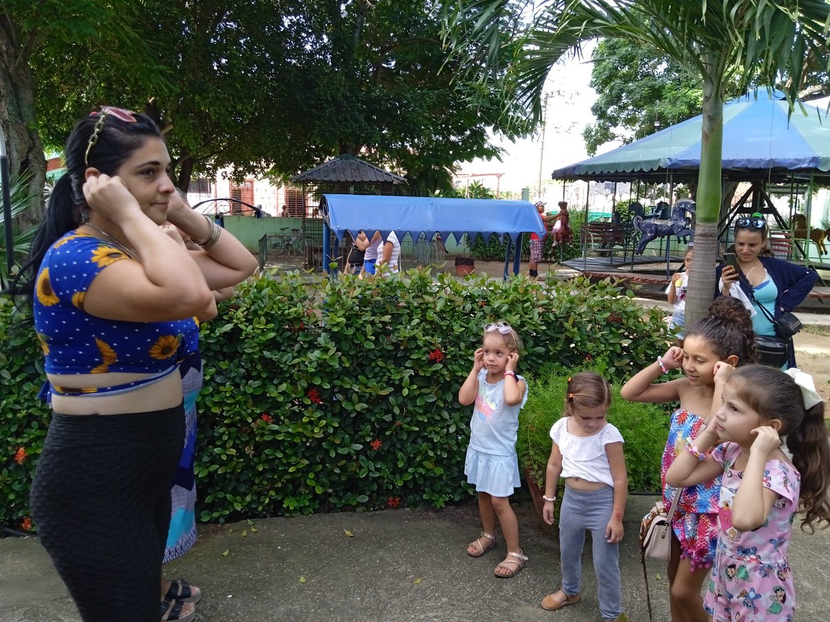 dmcomunic_jatib's tweet image. La #Bjm #Jatibonico y Casa de Cultura María Montejo #atodos llevan #Cultura en Parque Infantil Elpidio Valdés