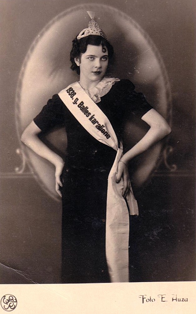 1938. gada Sarkandaugavas Balles Karaliene (Queen of the Ball, Sarkandaugava, 1938) #Latvia #Baltics