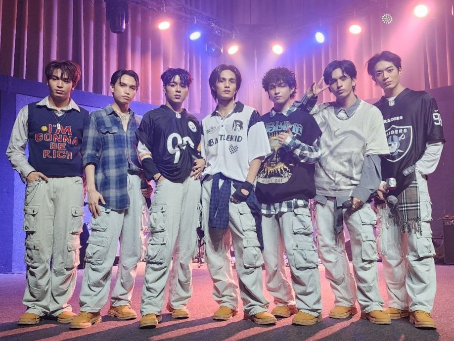 thesyncph's tweet photo. SY•NC on PPop Showcase 
at Kai Mall, North Caloocan 

Thank you for having us! It was a fun and chill night. It was great to see all of our starbursts and all ppop fans that were there. We're grateful to perform our original songs Balang Araw &amp; PLS for all of you.

#SYNCph https://t.co/j9YDdduk4c