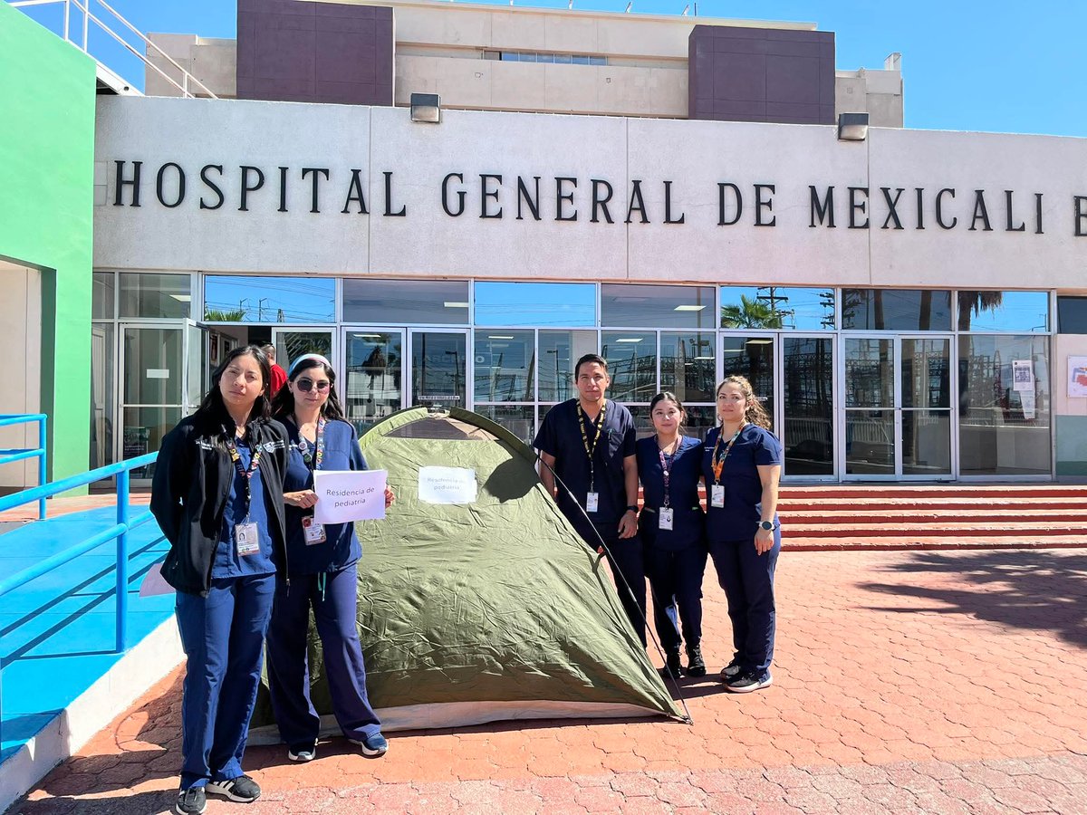 DrChavezDiaz's tweet image. Residentes sin residencia en Hospital General de Mexicali. Esto les dieron.