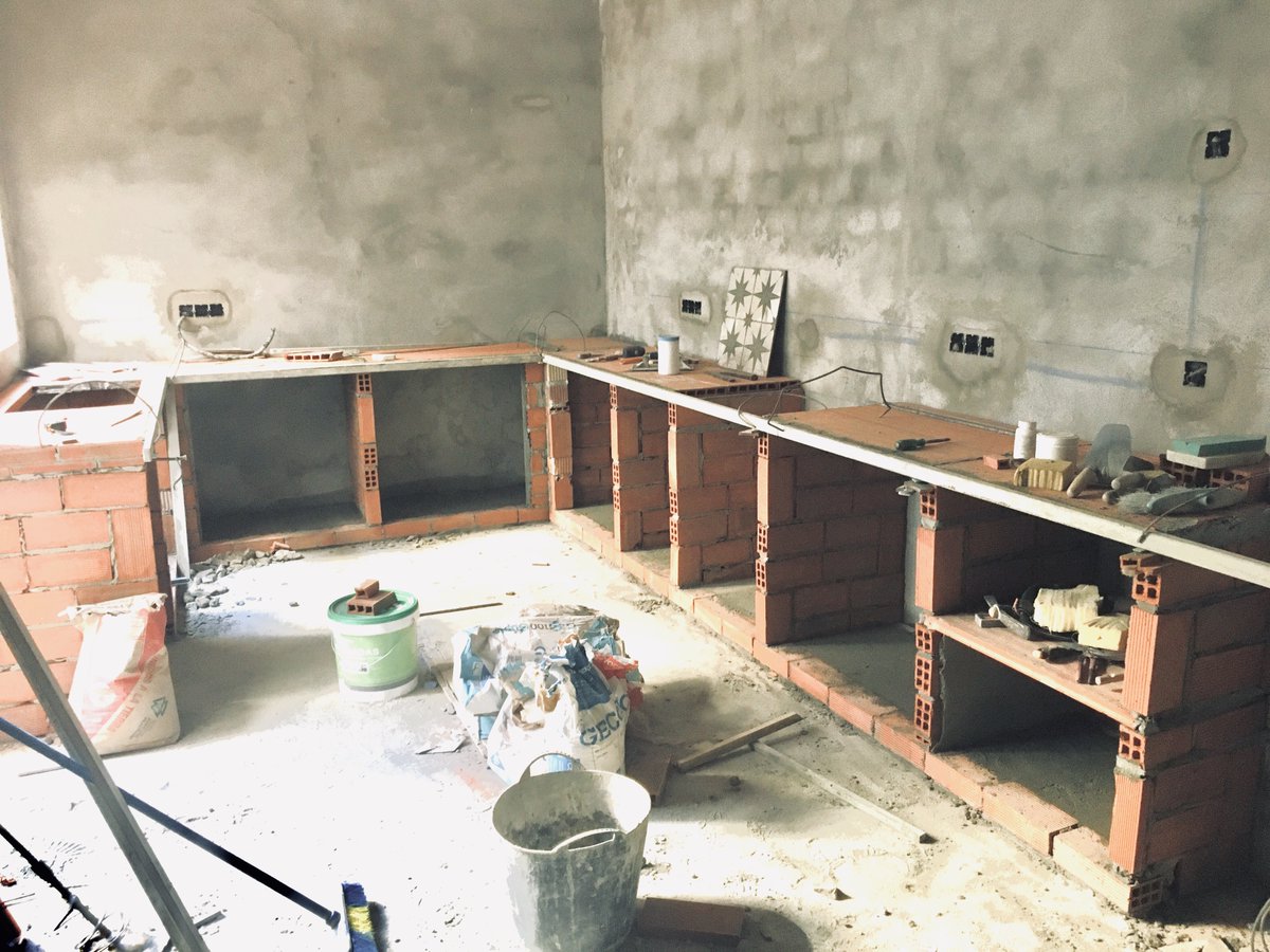 WeAreLifeTravel's tweet photo. Our #travels have come to a halt for a little while. We have finally moved into our #andalucian #townhouse, which, with the help of fabulous local builders, we are renovating.

Interested in following our journey? We're documenting it here - https://t.co/pclb5endKT https://t.co/TpPPOF0Cl1