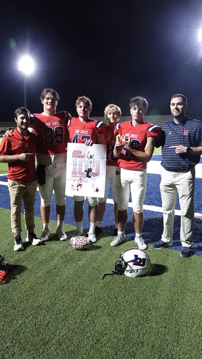 JStewart_26's tweet image. Friday I scored my 100th varsity career point by kicking a 35yd FG &amp;amp; PAT! Thankful for my family, coaches, trainers, ST unit, teammates, &amp;amp; friends for the support &amp;amp; cheering me on! @KelvisWhite @BJHS_Football @BJRecruiting @Coachjb_10 @Coach_BYoung @_Mike_McCabe @AL7AFootball