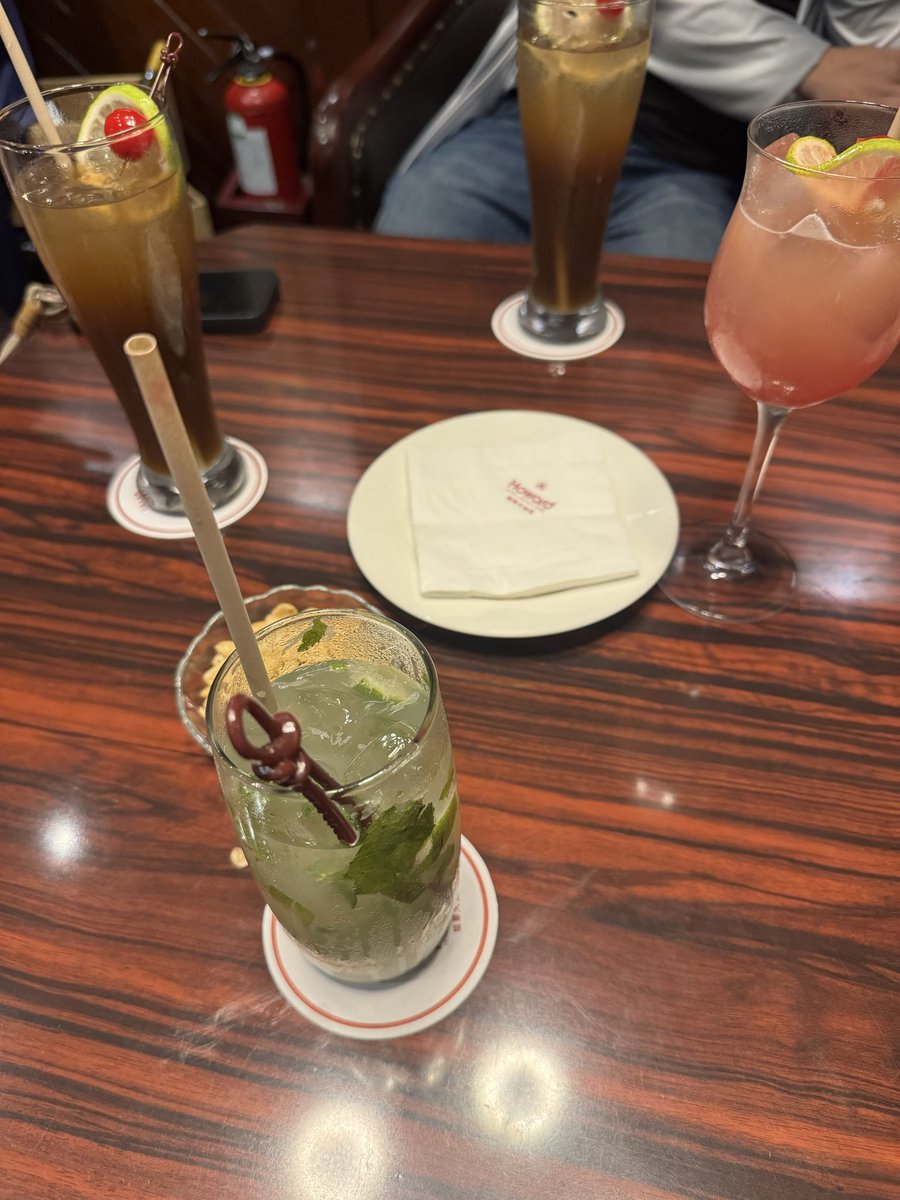 熟悉的地方 愉悅的時刻
雖然有小屁孩攪局～
還是聊的欲罷不能