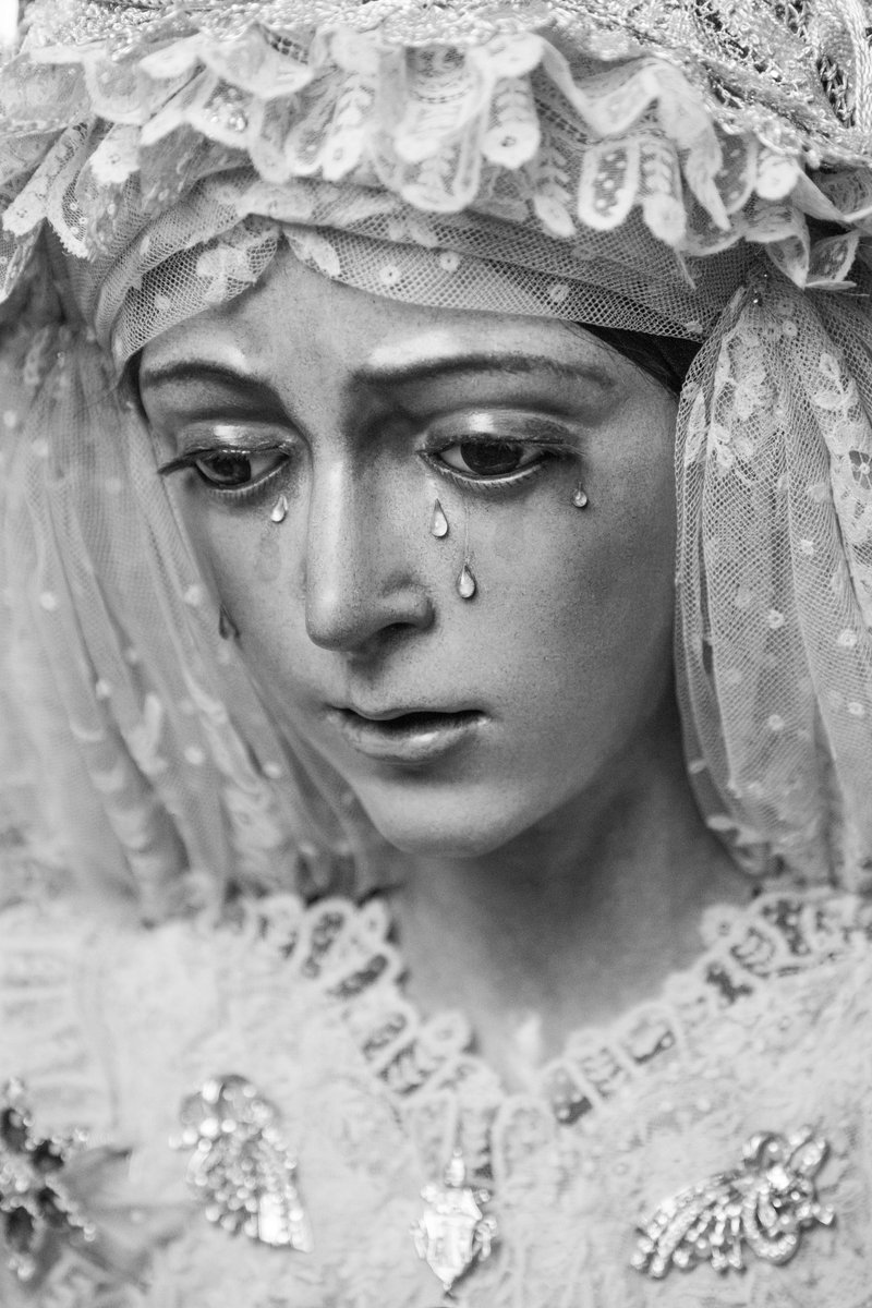 Hdad_Macarena's tweet image. &quot;El amor verdadero no espera a ser invitado, antes él se invita y se ofrece primero.&quot;  

✍️ Fray Luis de León
📷 @Alvaro_Heras_