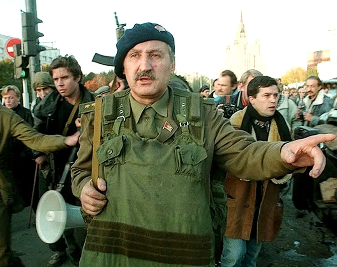 Erd_Sol's tweet image. В октябре 1993 года в стране оказался лишь один настоящий Генерал, верный своей Присяге - Альберт Михайлович Макашов.
А сколько сегодня, когда прилетят "чёрные лебеди", найдётся генералов - верных нашему народу и Отечеству?...