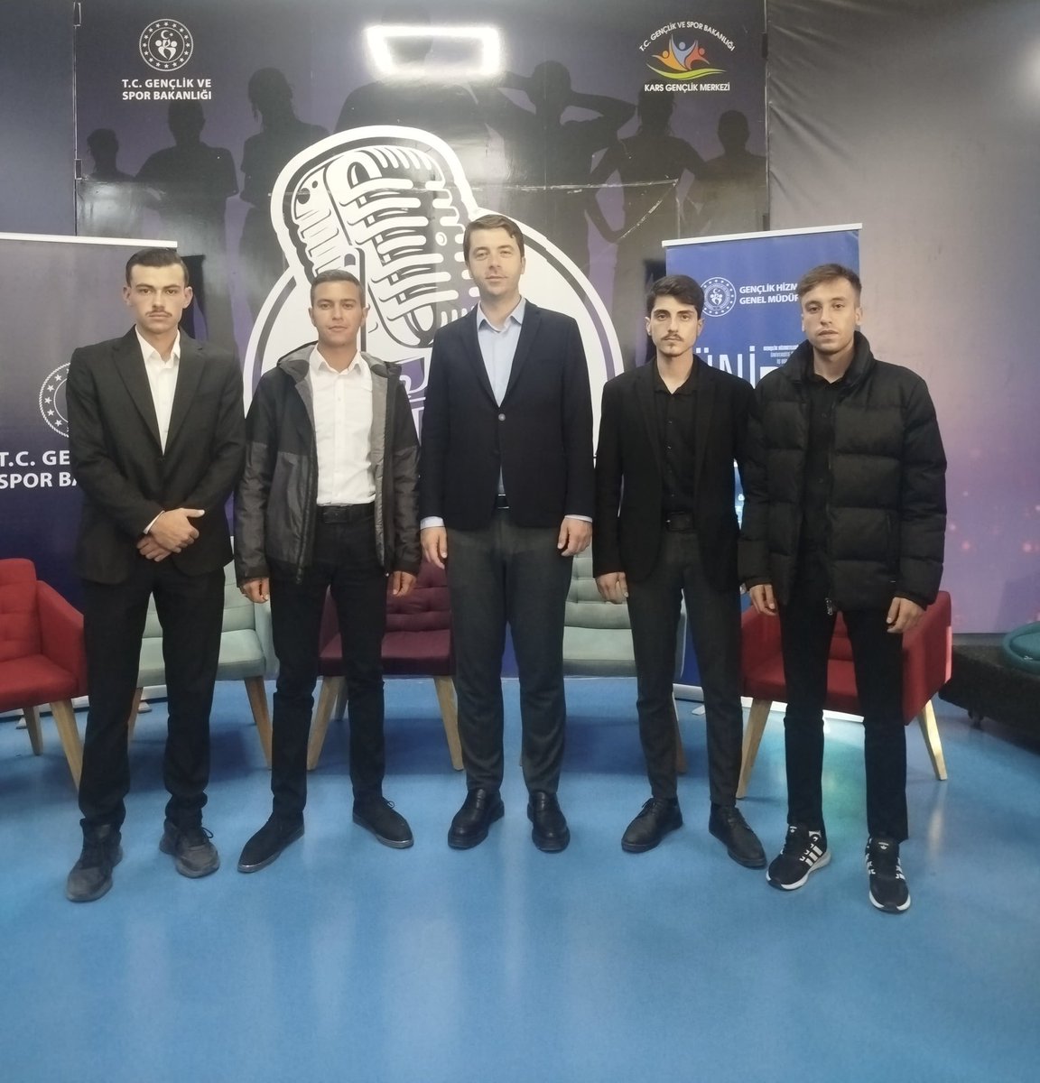 📍KARS GENÇLİK VE SPOR MÜDÜRLÜĞÜ
Gençlik Spor Genel Müdürü Sn. Enes Efendioğlu’nun katılımıyla Kars Gençlik Spor Merkezi’nde ÜNİDES toplantısında biz de vardık.
Orhun Teknoloji Kulübü olarak projelerimizi anlattık,Gençliğin gücüyle, teknoloji yolunda emin adımlarla ilerliyoruz.🇹🇷