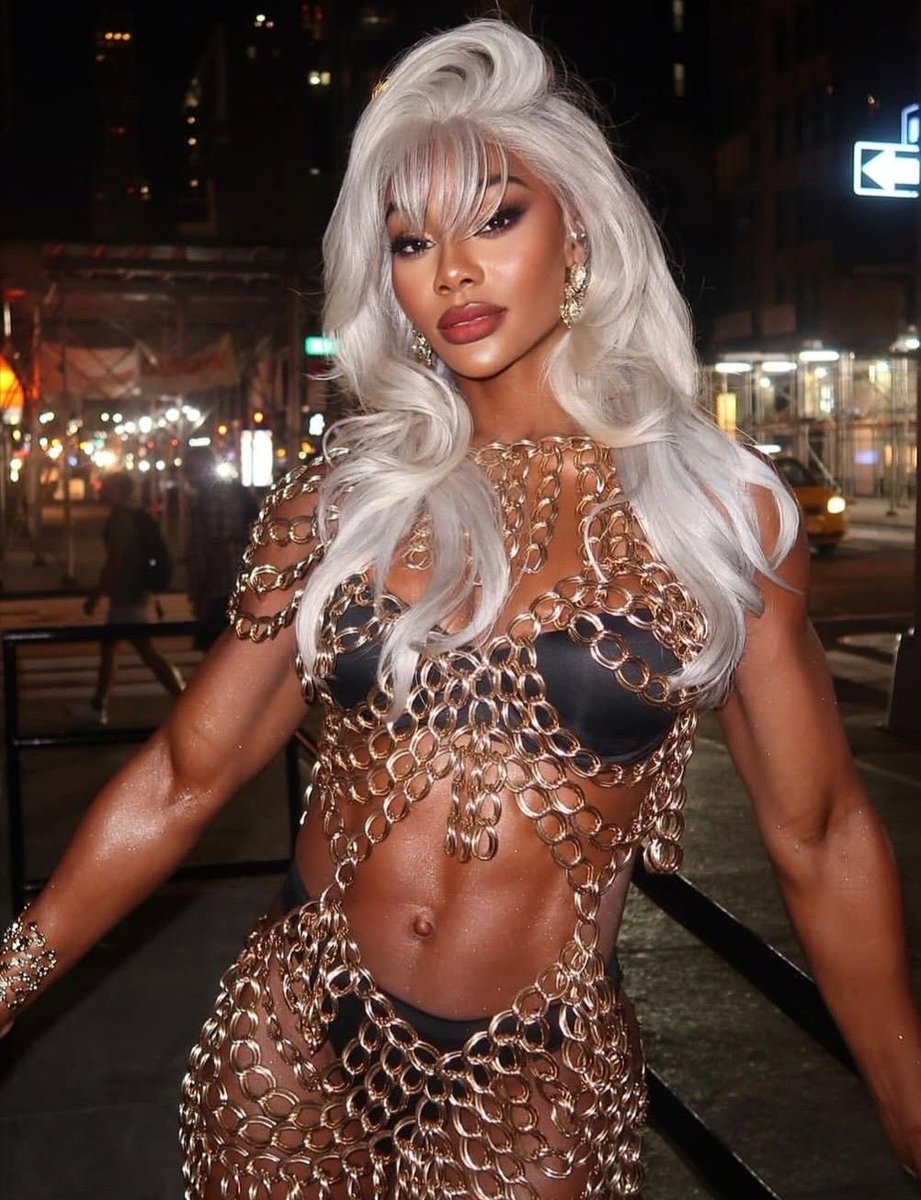 BiancasLemon's tweet image. I think these two have the most dangerous face cards in wrestling right now.