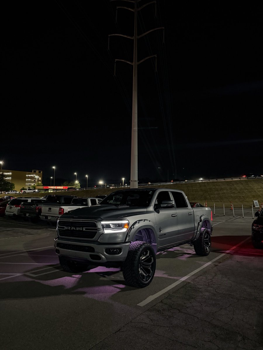 Ain't gotta flash I show enough