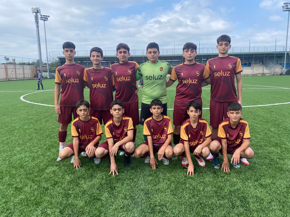 Ofspor U14 takımımız bugün sahaya, Mattia Ahmet Minguzzi’nin anısına, göz altlarını siyaha boyayarak çıktı.

Adaletin ve vicdanın yanında, sessiz bir duruşla… 🖤
#Unutmadık #Ofspor #U14